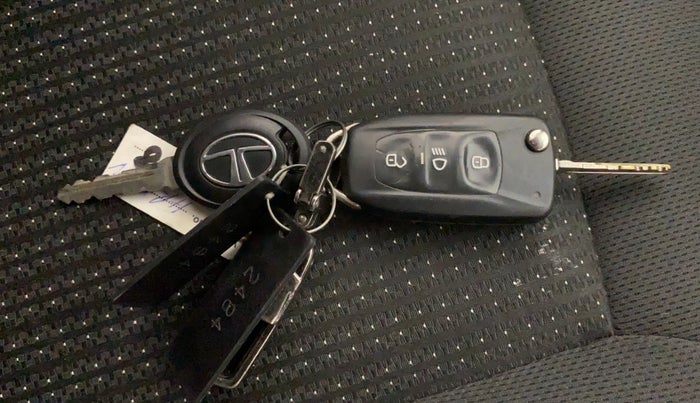2018 Tata TIGOR XZ PETROL, Petrol, Manual, 62,330 km, Key Close Up