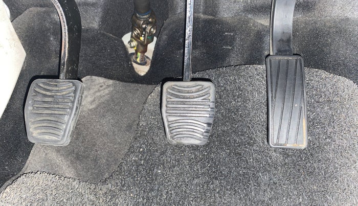 2020 Mahindra XUV300 W8 (O) 1.2 PETROL, Petrol, Manual, 28,357 km, Pedals