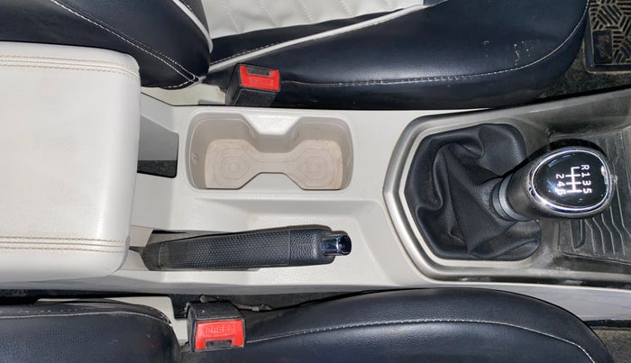 2020 Mahindra XUV300 W8 (O) 1.2 PETROL, Petrol, Manual, 28,357 km, Gear Lever