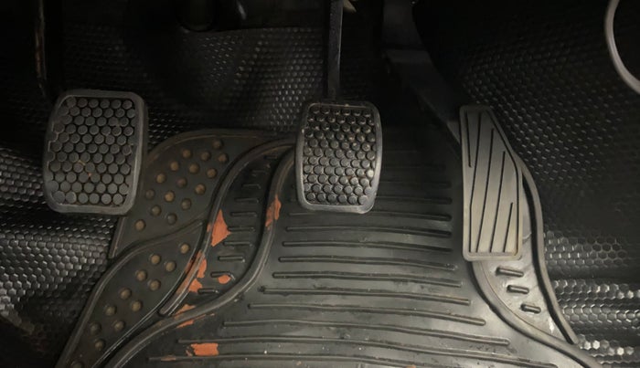 2018 Maruti Alto 800 LXI, Petrol, Manual, 54,855 km, Pedals