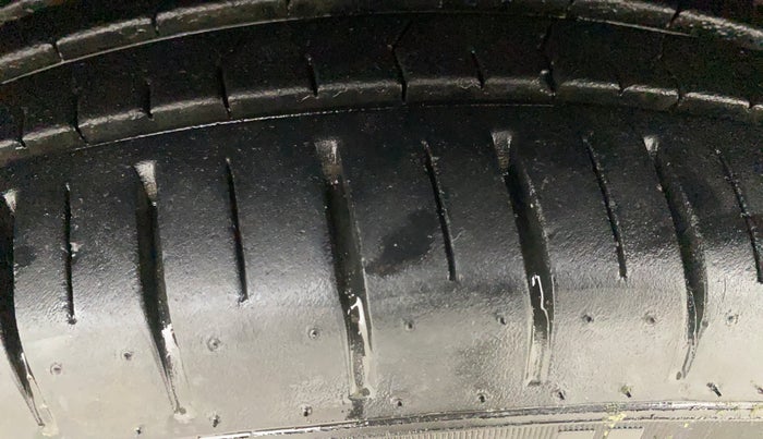 2024 Maruti Baleno ALPHA 1.2 AGS, Petrol, Automatic, 10,207 km, Left Front Tyre Tread