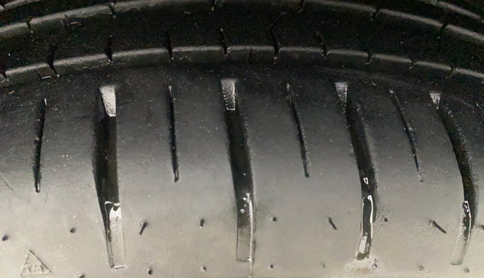 2024 Maruti Baleno ALPHA 1.2 AGS, Petrol, Automatic, 10,207 km, Right Front Tyre Tread