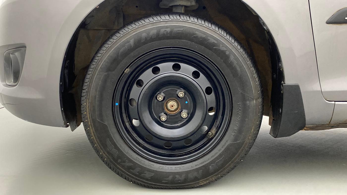 2013 Maruti Swift VDI, Diesel, Manual, 96,954 km, Left Front Wheel