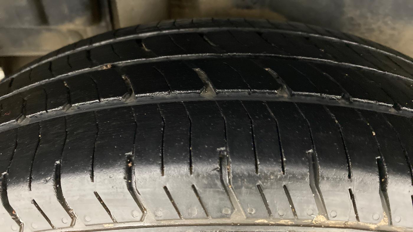 2013 Maruti Swift VDI, Diesel, Manual, 96,954 km, Right Rear Tyre Tread