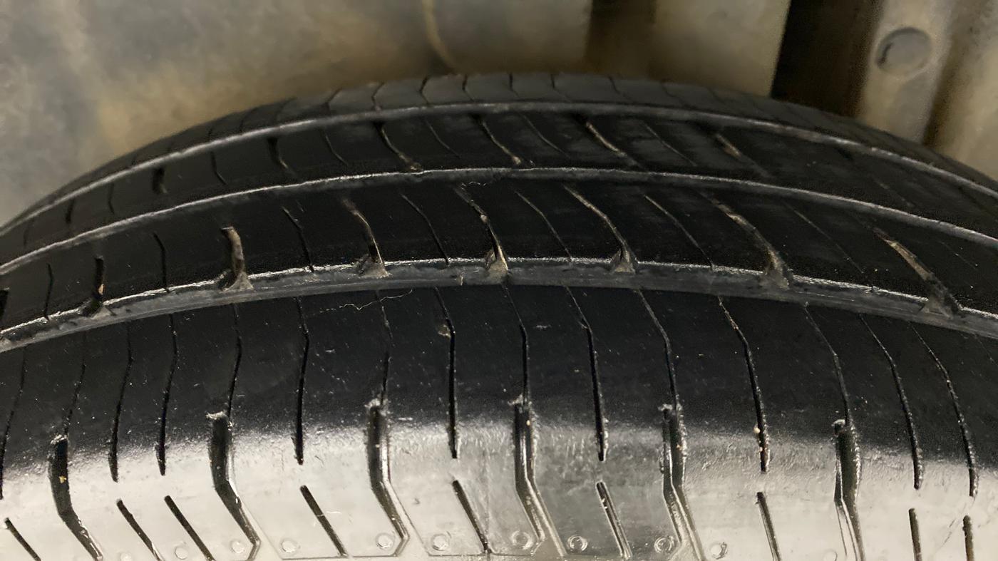 2013 Maruti Swift VDI, Diesel, Manual, 96,954 km, Left Rear Tyre Tread
