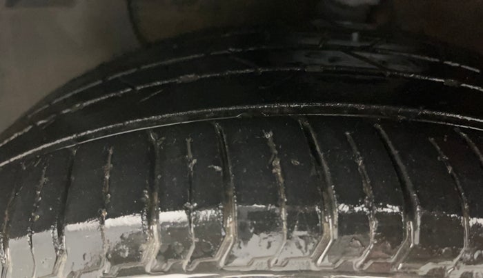 2014 Hyundai Elite i20 ASTA 1.2, Petrol, Manual, 99,606 km, Left Front Tyre Tread