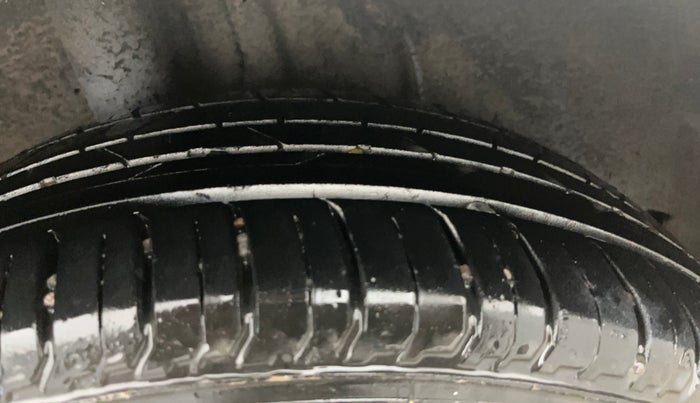 2014 Hyundai Elite i20 ASTA 1.2, Petrol, Manual, 99,606 km, Right Rear Tyre Tread