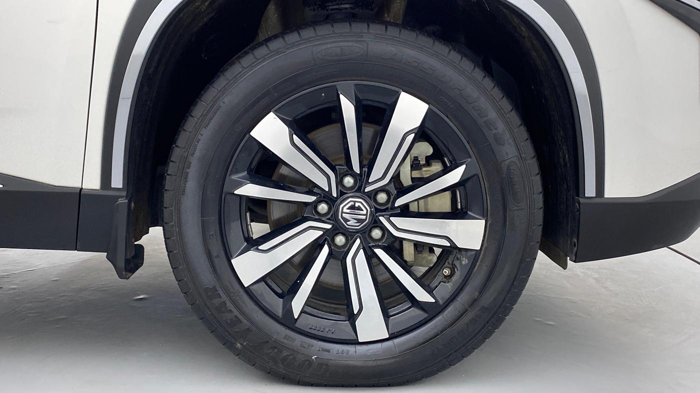 2020 MG HECTOR SHARP DCT PETROL, Petrol, Automatic, 23,356 km, Right Front Wheel