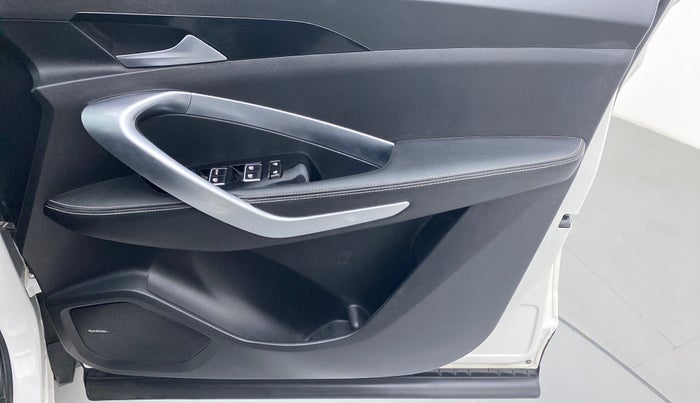 2020 MG HECTOR SHARP DCT PETROL, Petrol, Automatic, 23,356 km, Driver Side Door Panels Control