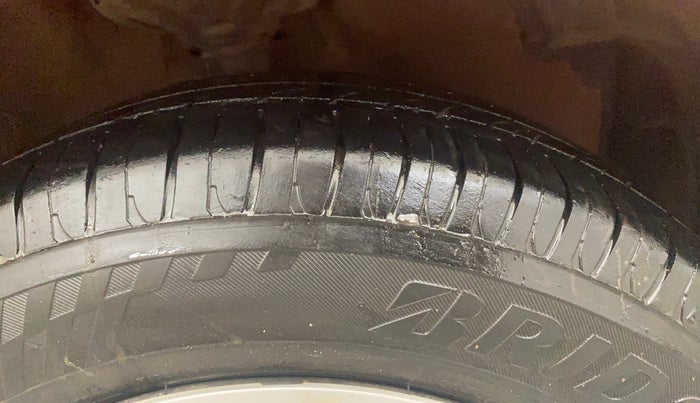 2016 Maruti Celerio ZXI AMT, Petrol, Automatic, 92,909 km, Right Front Tyre Tread