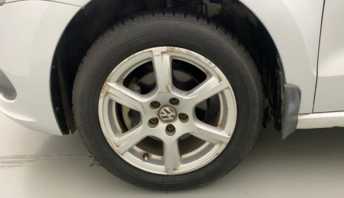 2012 Volkswagen Vento HIGHLINE 1.6 MPI, Petrol, Manual, 62,615 km, Left Front Wheel