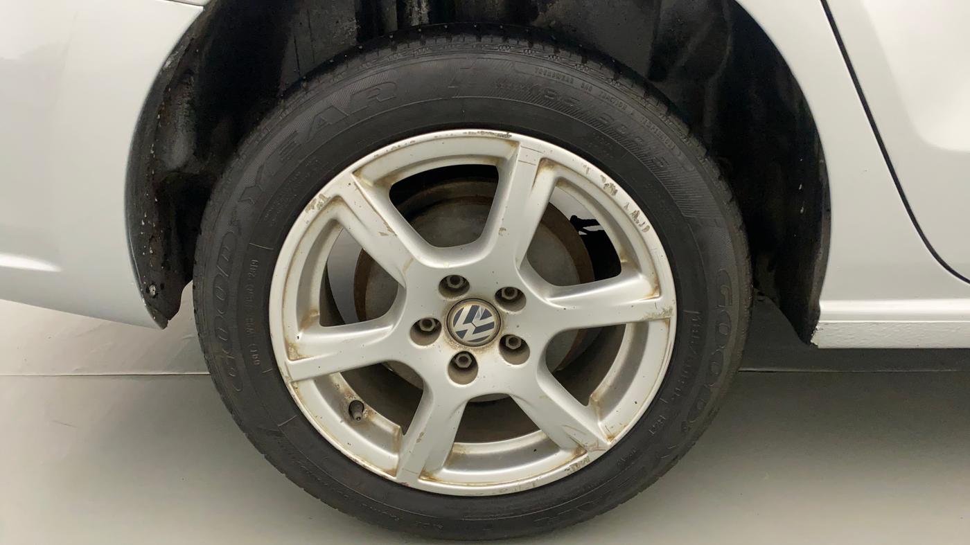 2012 Volkswagen Vento HIGHLINE 1.6 MPI, Petrol, Manual, 62,615 km, Right Rear Wheel