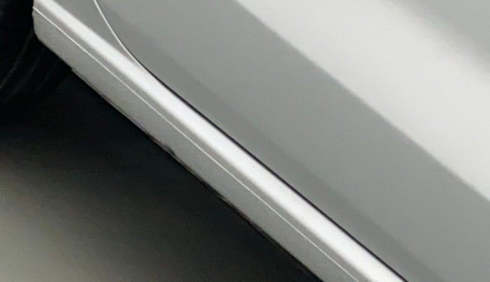 2012 Volkswagen Vento HIGHLINE 1.6 MPI, Petrol, Manual, 62,615 km, Right running board - Slightly dented
