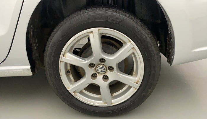 2012 Volkswagen Vento HIGHLINE 1.6 MPI, Petrol, Manual, 62,615 km, Left Rear Wheel