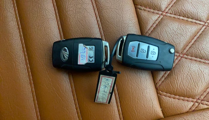 2019 Mahindra XUV300 W8 1.5 DIESEL, Diesel, Manual, 64,535 km, Key Close Up