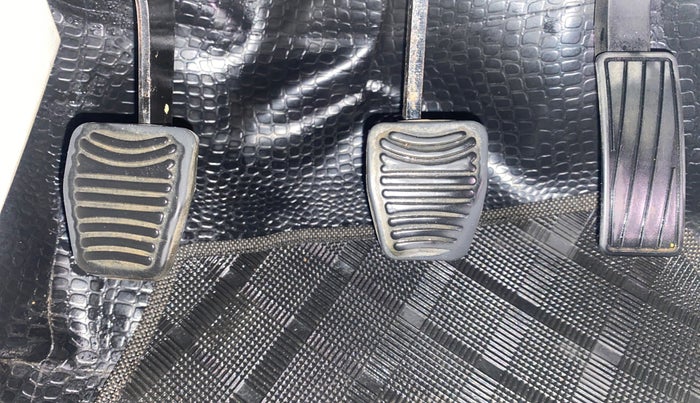 2019 Mahindra XUV300 W8 1.5 DIESEL, Diesel, Manual, 64,535 km, Pedals