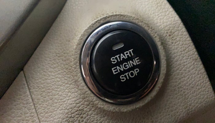 2019 Mahindra XUV300 W8 1.5 DIESEL, Diesel, Manual, 64,535 km, Keyless Start/ Stop Button