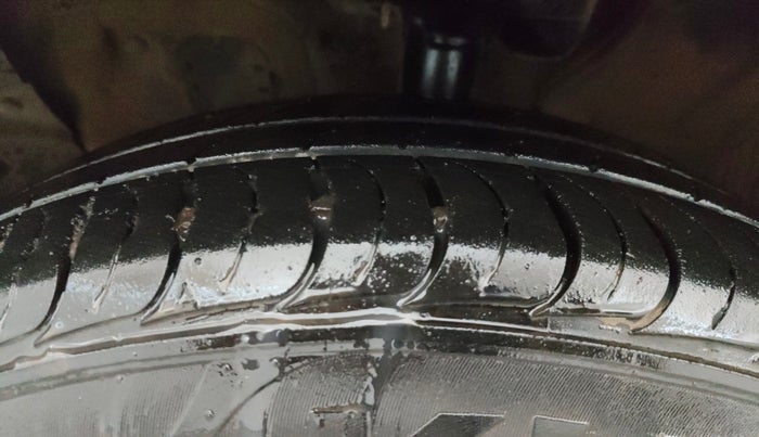 2023 KIA SELTOS  HTK PLUS 1.5 PETROL MT, Petrol, Manual, 31,141 km, Left Front Tyre Tread