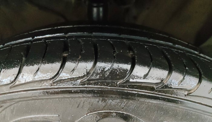 2023 KIA SELTOS  HTK PLUS 1.5 PETROL MT, Petrol, Manual, 31,141 km, Right Front Tyre Tread