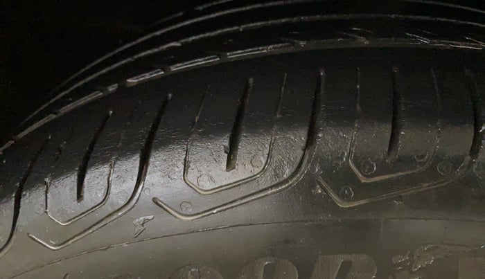 2022 MG ASTOR SUPER 1.5 MT, Petrol, Manual, 54,601 km, Right Rear Tyre Tread