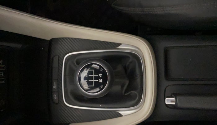 2022 MG ASTOR SUPER 1.5 MT, Petrol, Manual, 54,601 km, Gear Lever