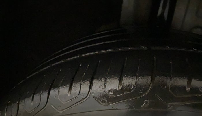 2022 MG ASTOR SUPER 1.5 MT, Petrol, Manual, 54,601 km, Left Rear Tyre Tread