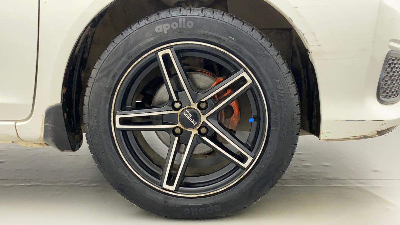 2017 Honda Brio E MT, CNG, Manual, 30,917 km, Right Front Wheel