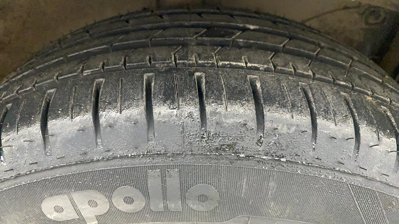 2017 Honda Brio E MT, CNG, Manual, 30,917 km, Right Front Tyre Tread