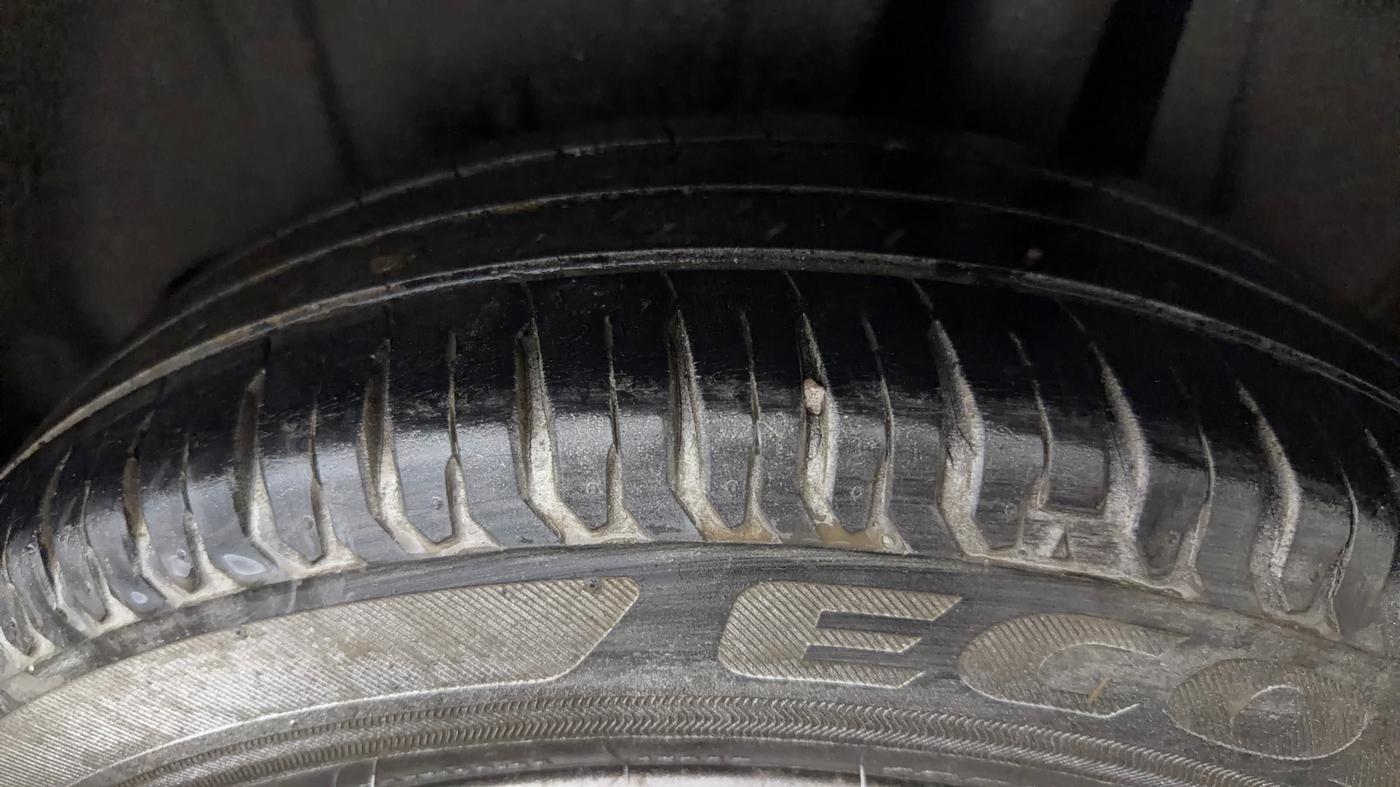 2021 Maruti Ertiga ZXI+ SHVS, Petrol, Manual, 54,560 km, Left Rear Tyre Tread