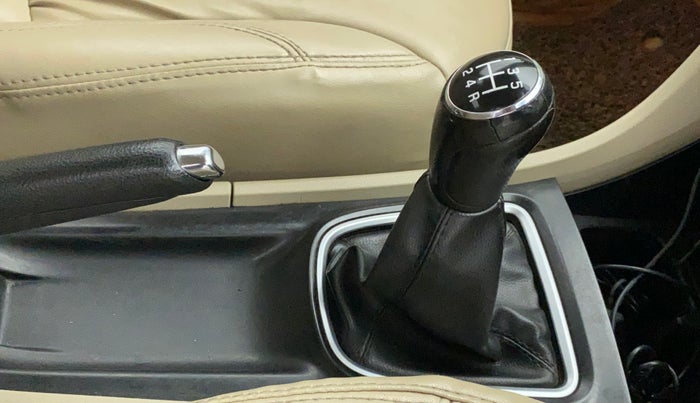 2018 Maruti Ciaz ZETA DIESEL 1.3, Diesel, Manual, 93,809 km, Gear Lever