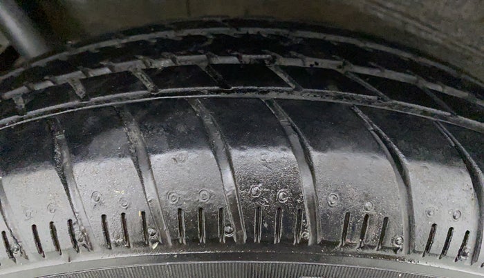2012 Maruti Wagon R 1.0 VXI, Petrol, Manual, 41,333 km, Right Front Tyre Tread
