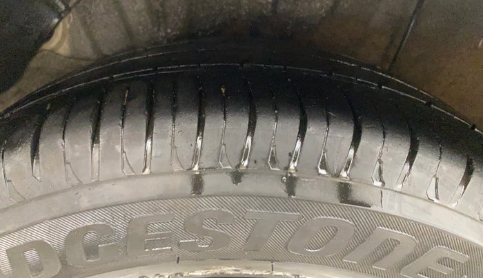 2013 Hyundai i20 ASTA 1.4 CRDI, Diesel, Manual, 1,41,813 km, Right Rear Tyre Tread