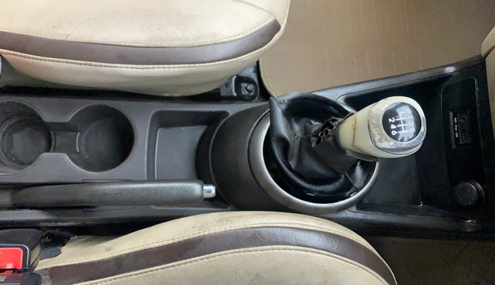 2013 Hyundai i20 ASTA 1.4 CRDI, Diesel, Manual, 1,41,813 km, Gear Lever