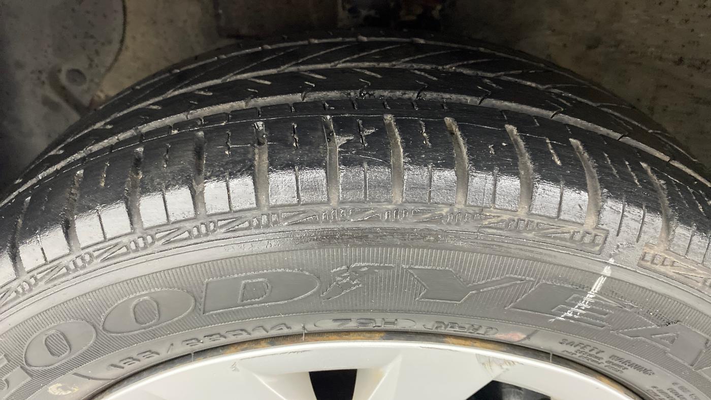 2014 Hyundai Grand i10 SPORTZ 1.2 KAPPA VTVT, Petrol, Manual, 38,599 km, Left Front Tyre Tread