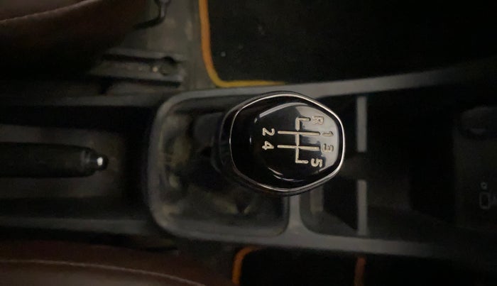 2019 Renault Kwid RXT 0.8, Petrol, Manual, 16,515 km, Gear Lever