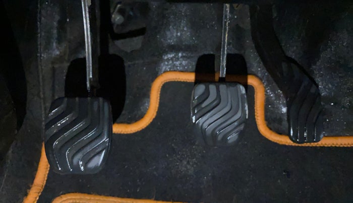 2019 Renault Kwid RXT 0.8, Petrol, Manual, 16,515 km, Pedals