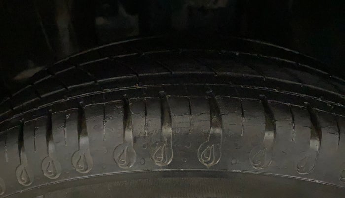 2019 Renault Kwid RXT 0.8, Petrol, Manual, 16,515 km, Left Front Tyre Tread