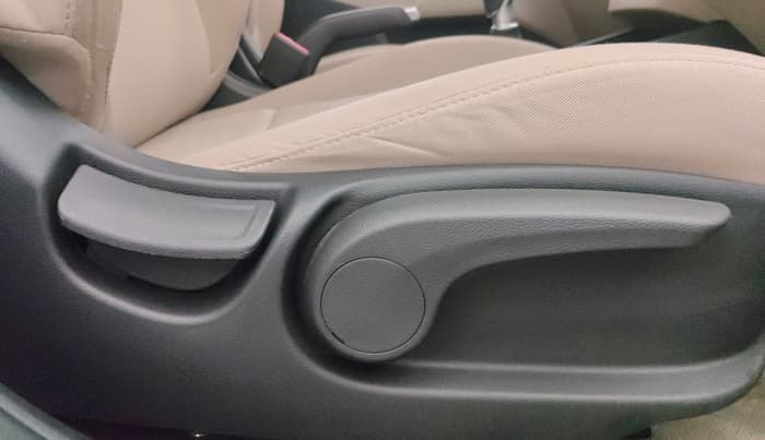2021 Hyundai Verna SX 1.5 VTVT, Petrol, Manual, 17,761 km, Driver Side Adjustment Panel