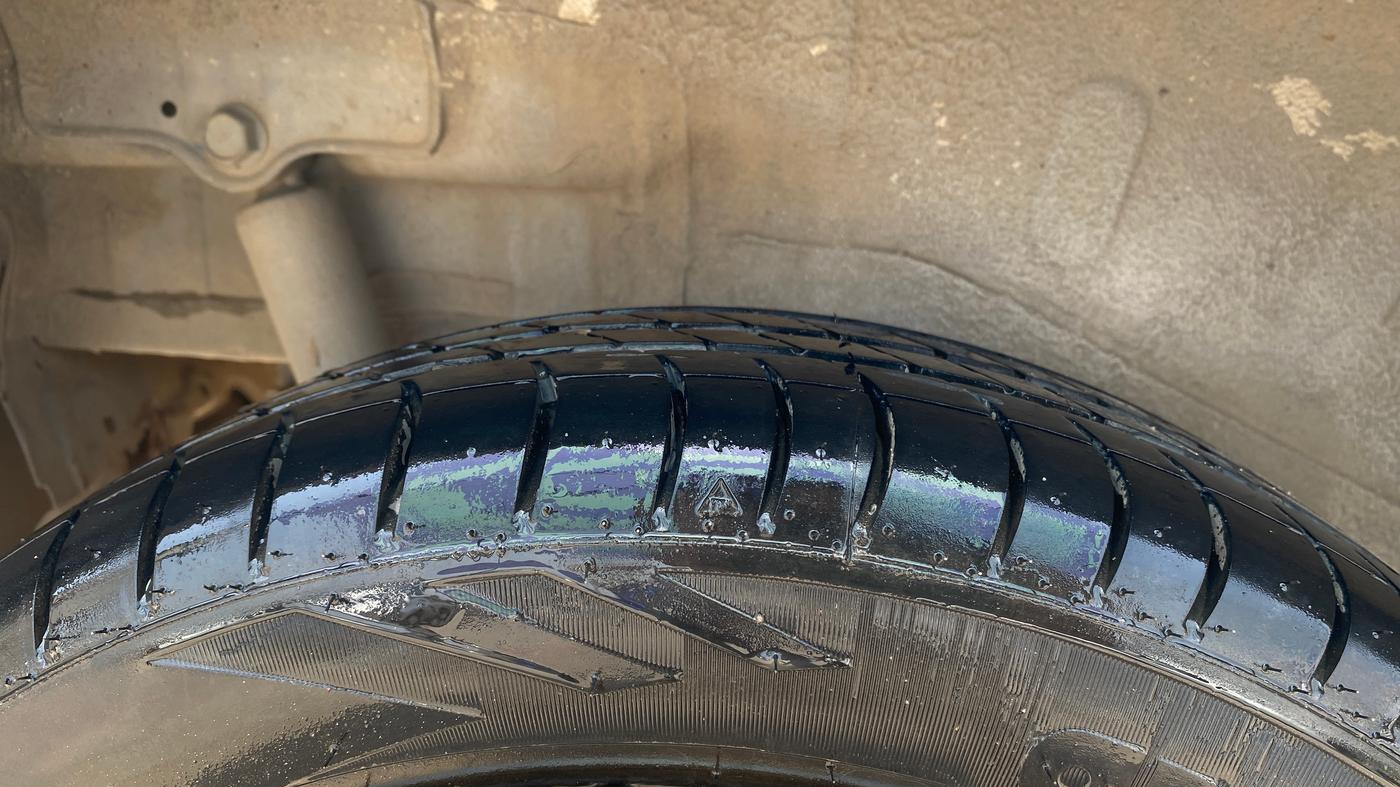 2015 Maruti Wagon R 1.0 VXI, Petrol, Manual, 44,493 km, Right Rear Tyre Tread