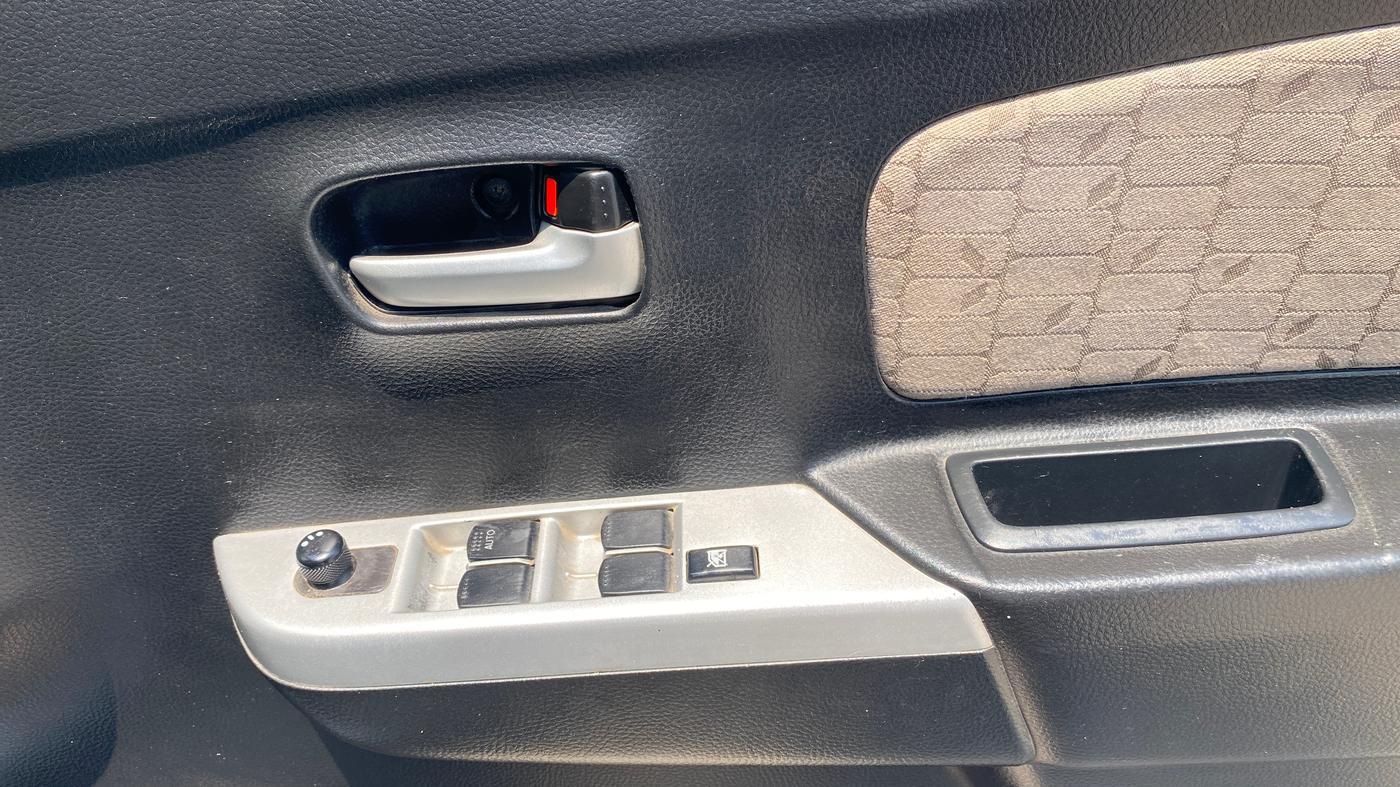 2015 Maruti Wagon R 1.0 VXI, Petrol, Manual, 44,493 km, Driver Side Door Panels Control