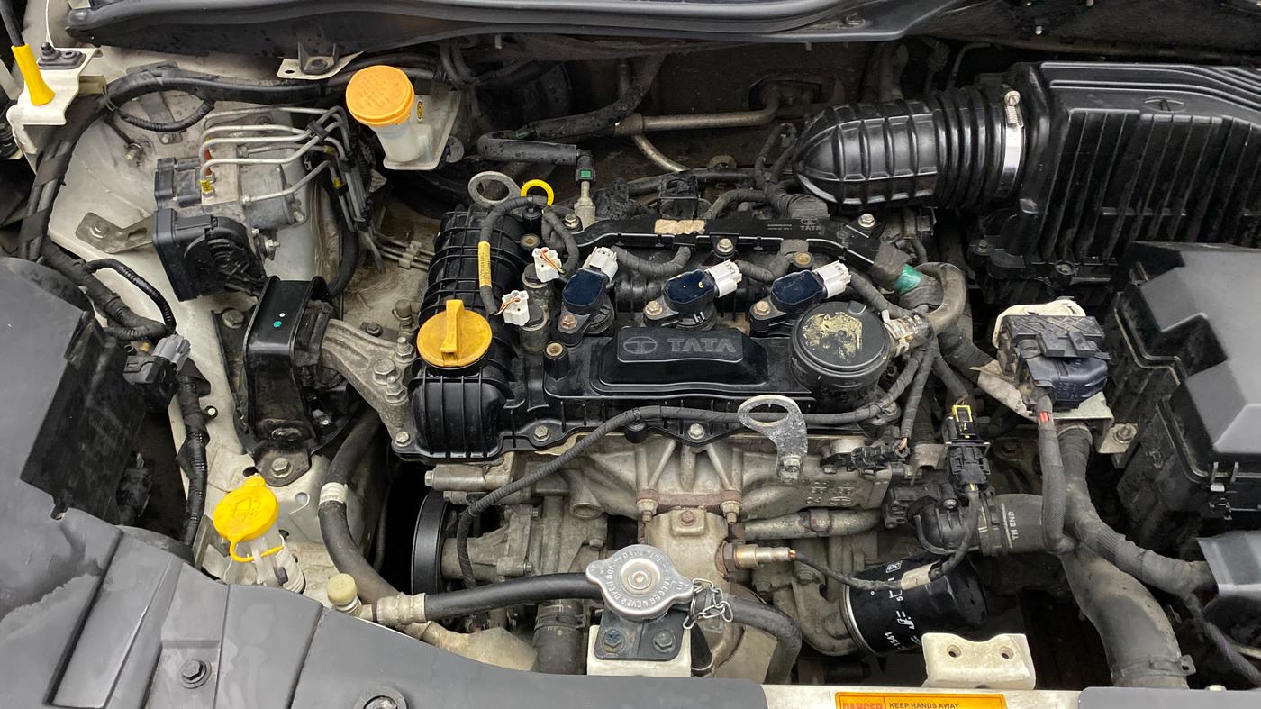2020 Tata ALTROZ XZ PETROL, Petrol, Manual, 71,788 km, Engine View - Right