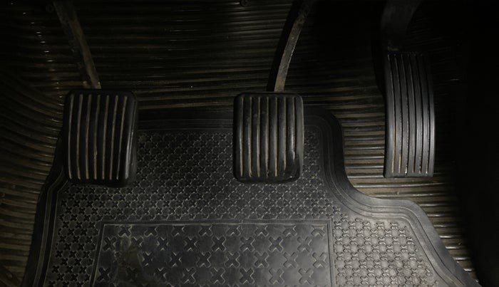 2014 Hyundai Xcent SX 1.2 (O), Petrol, Manual, 17,280 km, Pedals