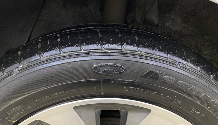 2014 Hyundai Xcent SX 1.2 (O), Petrol, Manual, 17,280 km, Right Rear Tyre Tread