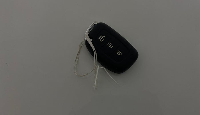 2014 Hyundai Xcent SX 1.2 (O), Petrol, Manual, 17,280 km, Key Close Up