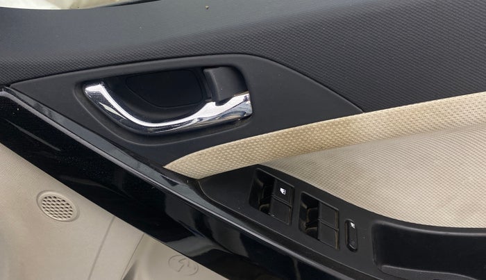 2023 Tata NEXON XZ PLUS PETROL, Petrol, Manual, 39,809 km, Driver Side Door Panels Control