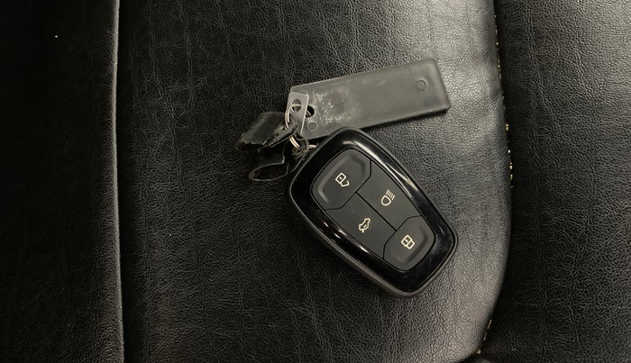 2023 Tata NEXON XZ PLUS PETROL, Petrol, Manual, 39,809 km, Key Close Up