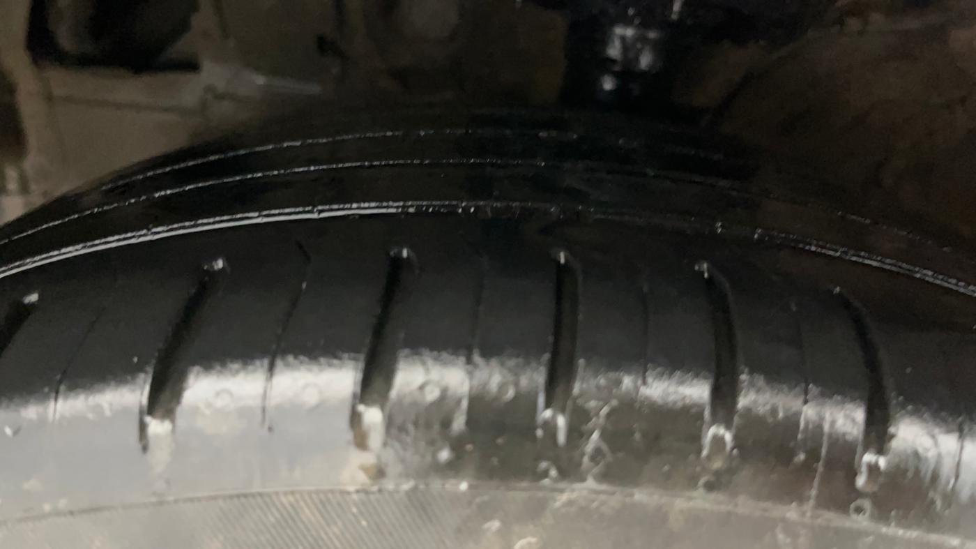 2024 Hyundai Verna SX 1.5 l MPI, Petrol, Manual, 31,313 km, Left Front Tyre Tread