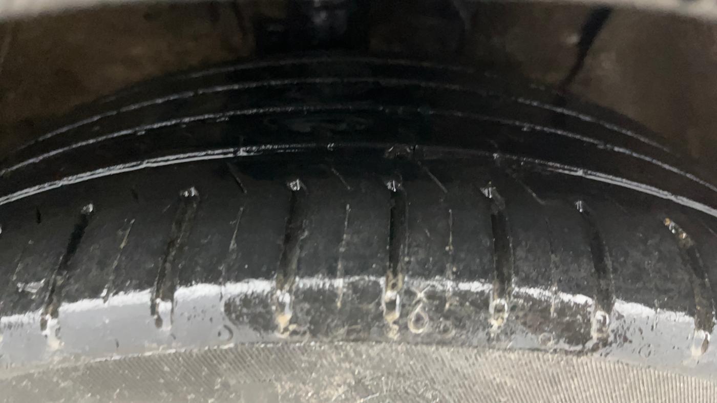 2024 Hyundai Verna SX 1.5 l MPI, Petrol, Manual, 31,313 km, Right Front Tyre Tread
