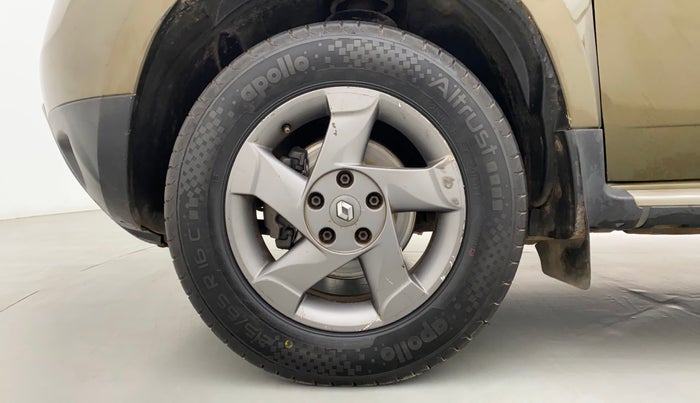 2014 Renault Duster 110 PS RXZ 4X4 MT DIESEL, Diesel, Manual, 1,37,721 km, Left Front Wheel