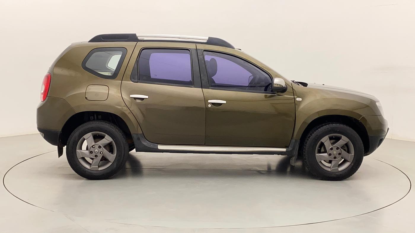 2014 Renault Duster 110 PS RXZ 4X4 MT DIESEL, Diesel, Manual, 1,37,721 km, Right Side View